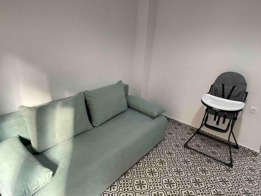 Family Apartment With Private Yard Next To Agios Dimitrios Church Thessaloniki Exterior photo