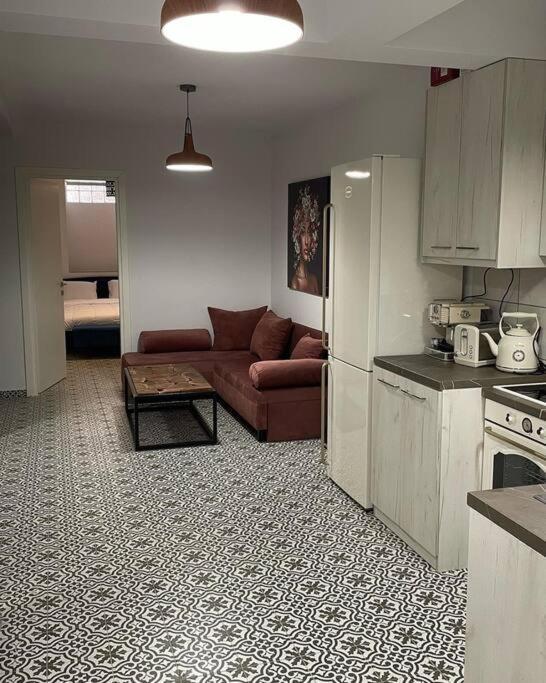 Family Apartment With Private Yard Next To Agios Dimitrios Church Thessaloniki Exterior photo